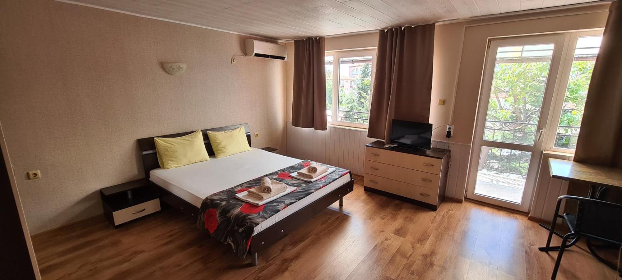 Sineva Guest House Ravda Luaran gambar