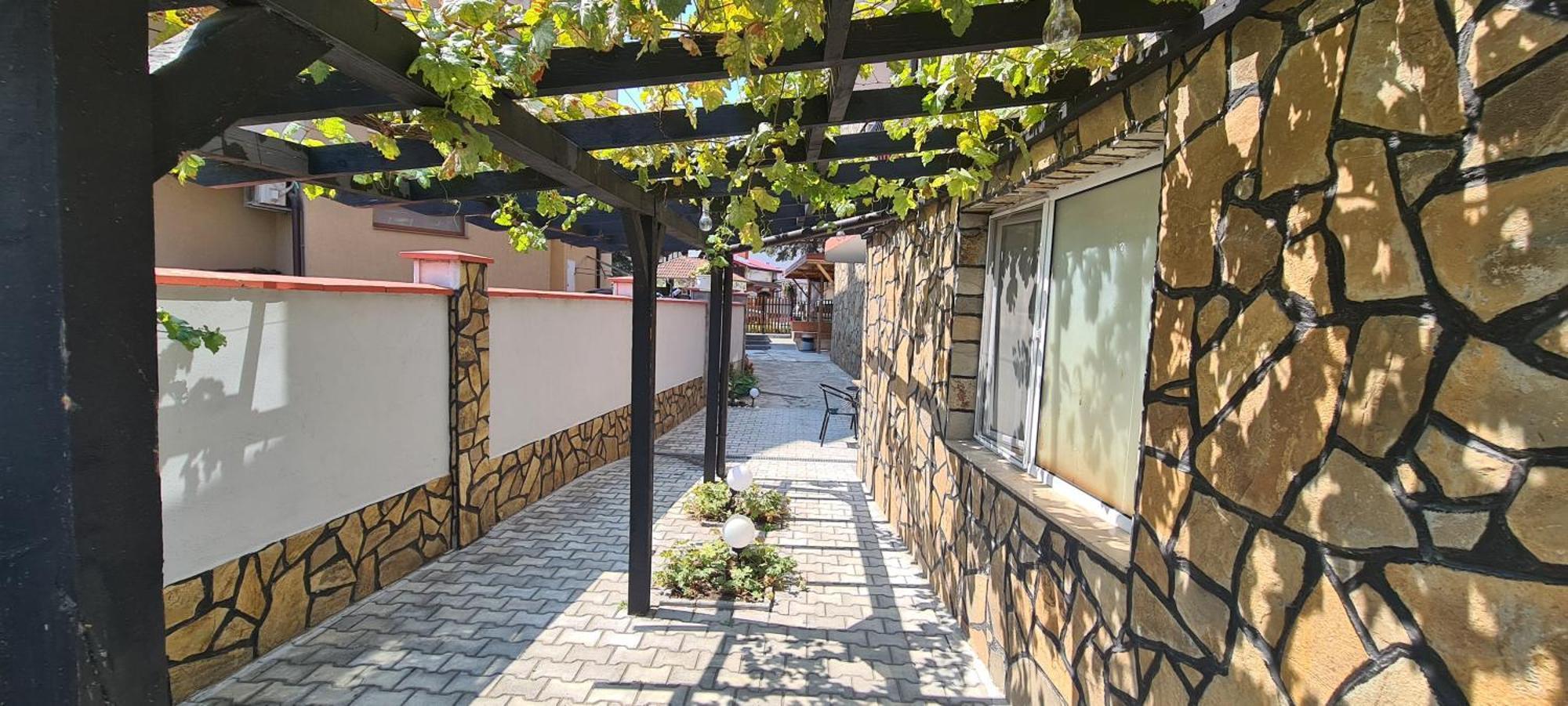 Sineva Guest House Ravda Luaran gambar