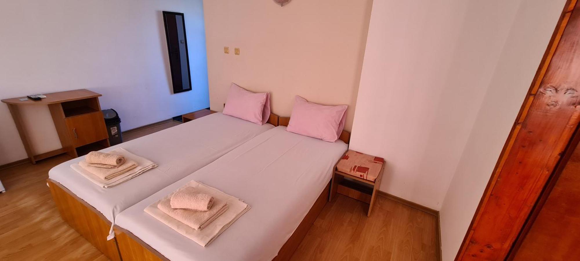 Sineva Guest House Ravda Luaran gambar